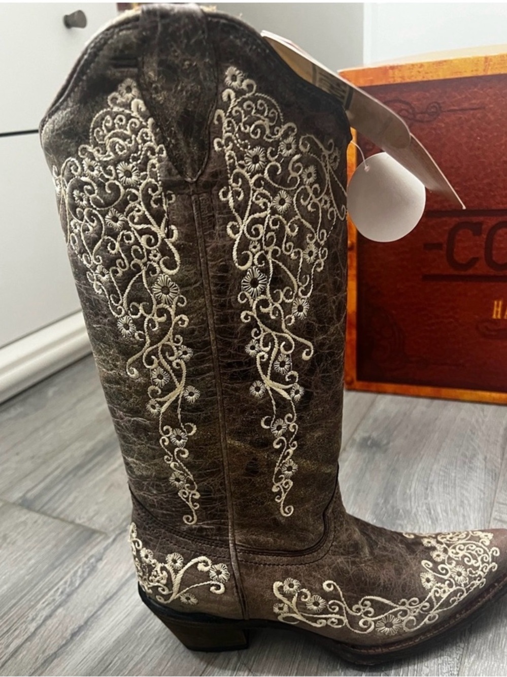 Corral Brown Leather Western Boot with Cream Floral Embroidery